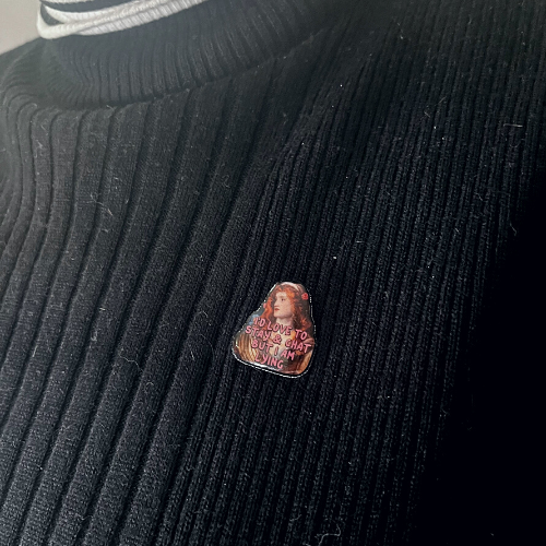 I'd Love To Stay & Chat But I Am Lying Pin